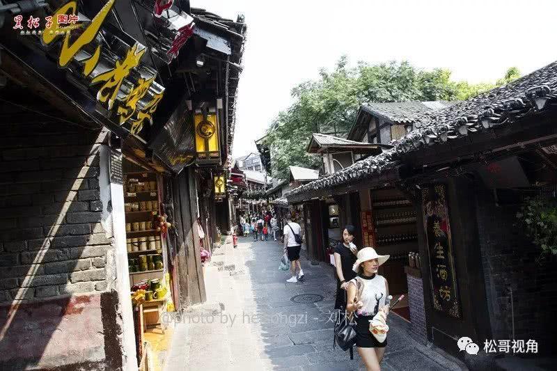 奚梦瑶因为一支包包冲上热搜，二奢市场原来水这么深？！